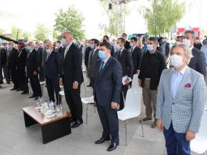 Bakan Ersoy: "Amacımız 500’e yakın AVM’yi kütüphanelerle buluşturmak"