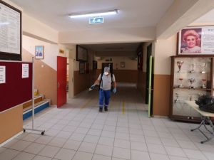YKS öncesi sınav yerleri dezenfekte edildi
