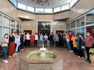 Başkan Erdem’den oturma yerine hizmet vurgusu