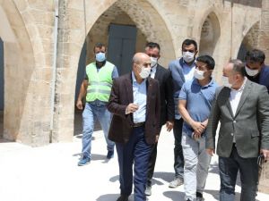 Vali Demirtaş kentte devam eden projeleri inceledi