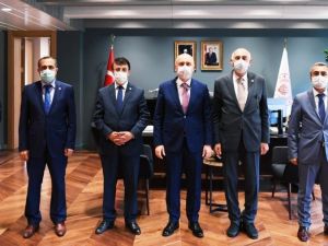 Van heyeti ulaşım ve haberleşme taleplerini Bakan Karaismailoğlu’na iletti