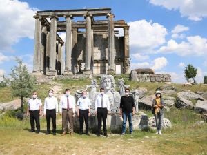 Kütahya Valisi Ali Çelik, Dünya Mirası Aizanoi’de incelemelerde bulundu