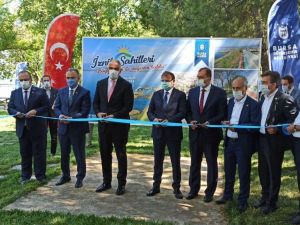 Bakan Ersoy, 19 milyon TL’ye düzenlenen İznik sahil şeridinin açılışını gerçekleştirdi