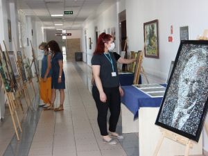 ADÜ hastane duvarları sanatla buluşuyor