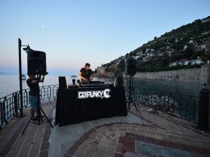 Ünlü DJ tanıtım için Alanya’da