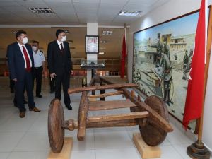 Vali Ali Çelik, Dumlupınar Kurtuluş Savaşı Müzesi’ni ziyaret etti
