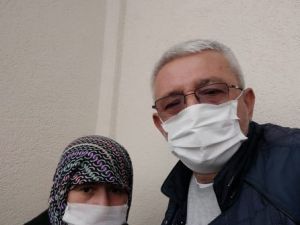 Ailecek korona virüsü yendiler