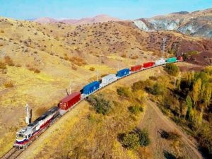 Türkiye, pandemi döneminde de Asya ve Avrupa arasında köprü olmaya devam ediyor