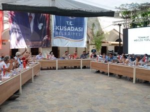 Kuşadası’nda CHP ile AK Parti arasında faaliyet raporu polemiği sürüyor