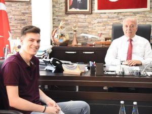 Dursunbeyli genç finalist freezone müzik yarışmasında destek bekliyor