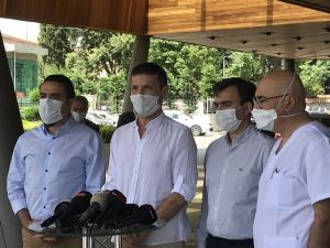 Ünlü şarkıcı Özen: "Araftayız diyebiliriz, hüznü ve sevinci  bir arada yaşıyoruz"