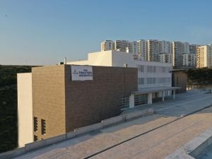 İzmir Tınaztepe Üniversitesi öğrencilerini bekliyor