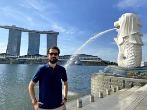 İzmir’de başlayan, İngiltere’den Singapur’a uzanan başarı