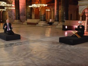 Bakan Ersoy’dan Ayasofya paylaşımı