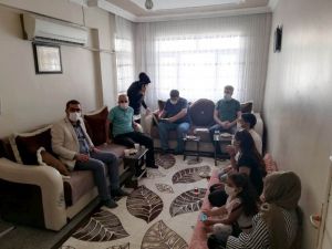 Başkan Gezer ev ziyaretlerini sürdürüyor