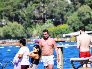 Ünlü sunucu aşırı kiloları ile şaşırttı