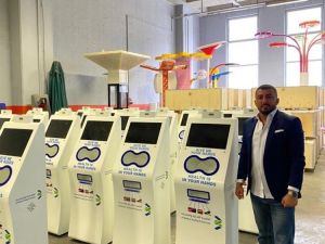 Burak Kalfa, ödülünü Işık’tan aldı