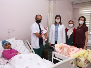 Kula Devlet Hastanesinde 2 yıl sonra ilk doğum