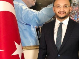AK Parti İl Başkanı Yanar, “ Asılar geçse de 15 Temmuz gecesi milletimizin kahramanlığı da hainlerin ihaneti de unutulmayacak”