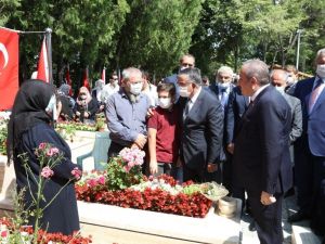 TBMM Başkanı Şentop, 15 Temmuz Demokrasi Şehitliği’ni ziyaret etti