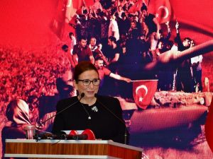 Ticaret Bakanı Pekcan: “Karanlık güçlere teslim olmadık”
