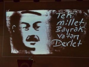 Kum sanatı ile 15 Temmuz’u ve Ayasofya’yı anlattı