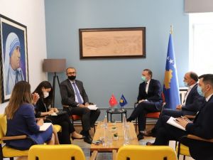 Türkiye Priştine Büyükelçisi Sakar’dan Kosova Sağlık Bakanı Zemaj’a ziyaret