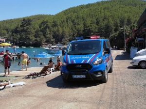 Plajlarda jandarmadan maske uyarısı