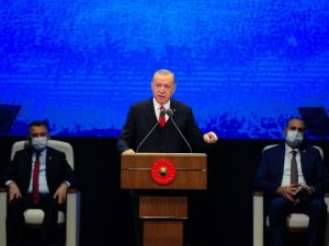 Cumhurbaşkanı Erdoğan, "15 Temmuz darbe girişimi başta olmak üzere, son dönemde ülkemize ve milletimize yönelik en büyük ihanetlerden birinin faili FETÖ’yle mücadele amacıyla 17 bin operasyon gerçekleştirdik" dedi.