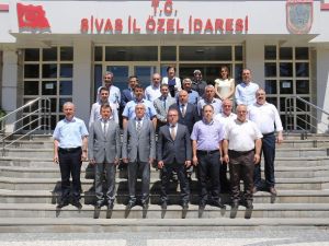 Çiçeği burnunda genel sekreterden anlamlı çiçek çağrısı