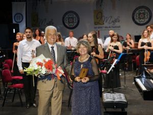 Bodrum’da İdil Biret rüzgarı