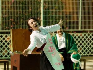 “Kavuklu’nun Mesleği” Efeler’de sahnelenmeye başladı