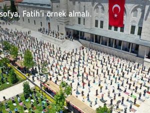 Bakan Koca’dan Ayasofya’daki cuma namazı öncesi uyarı: “Tedbirli cumaları örnek alalım”