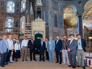 TÜMBİFED ve Sabancı Olgunlaşma Enstitüsü öncülüğünde “Minber Kapı Örtüleri Projesi”