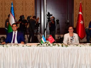 Ticaret Bakanı Pekcan: ”Türkiye OECD ve G20 ülkeleri arasında en hızlı büyüyen ülke konumundadır”