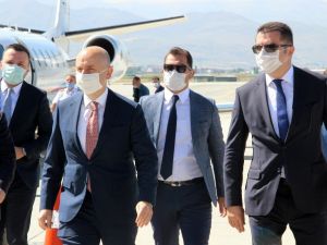 Bakan Karaismailoğlu, Erzurum Havalimanı’nın pist açılış törenine katıldı