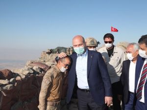 Cumhurbaşkanı Erdoğan Cudi Dağındaki askerlerle bayramlaştı