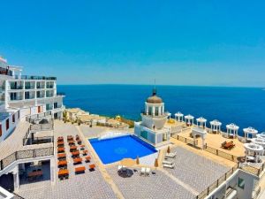 Müjde Ar’a dava şoku