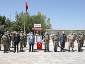 Mardin Valisi Demirtaş’tan sınırdaki Mehmetçiğe bayram ziyareti