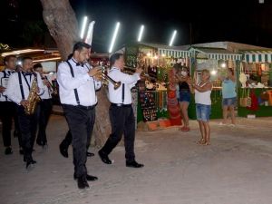 Bayramda alkışlar Kuşadası Kent Orkestrası’na
