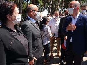 Bursa’da trafiği denetleyen Soylu, çocuklara polis düdüğü dağıttı