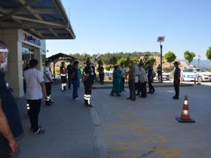 İlçe protokolü tam kadro sağlık çalışanlarını ziyaret etti