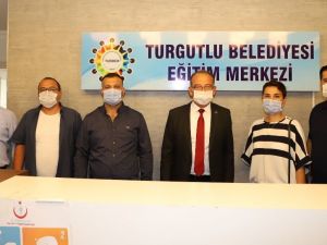 Turgutlu Belediyesi üniversite tercih merkezleri açıldı