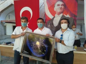 Kuşadası Belediye Meclisi, dünya şampiyonlarını ağırladı