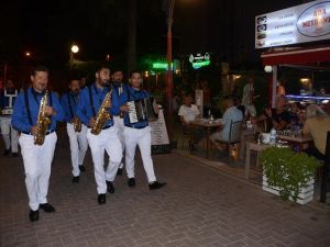 Kuşadası Kent Orkestrası’ndan müzik ziyafeti