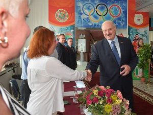 Belarus’ta resmi olmayan sonuçlara göre seçimi Lukaşenko kazandı