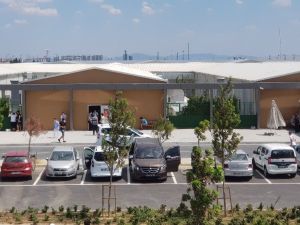 Pandemi hastanesinin önünde Covid-19 test kuyruğu