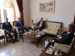 Başkan Lütfü Savaş, büyükelçileri ağırladı