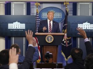 Trump: "Oy pusulaları ölülere hatta kedilere, köpeklere de gidiyor"