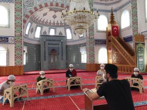 Minik hafızlar yetişiyor